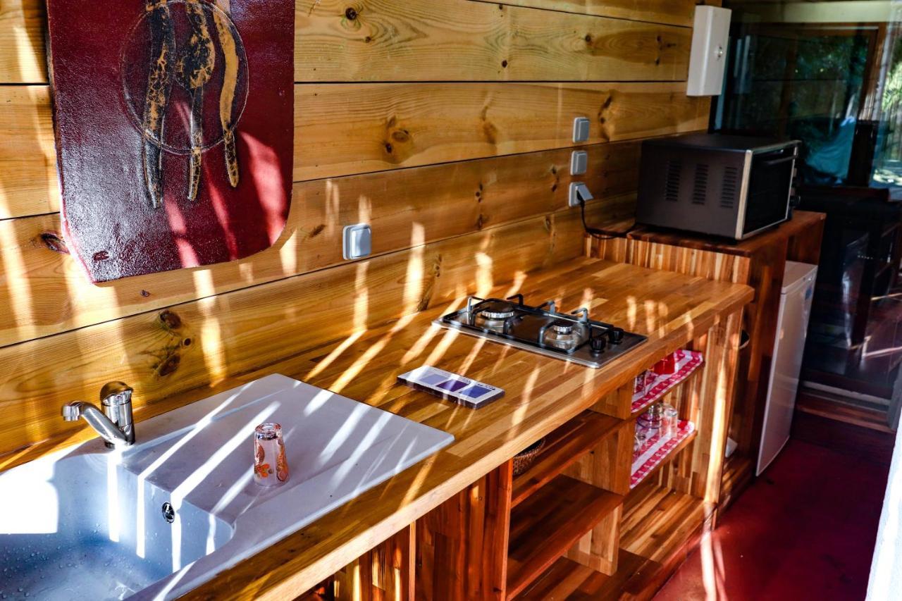 Le Tuit Tuit Hotel Petite Île Екстериор снимка